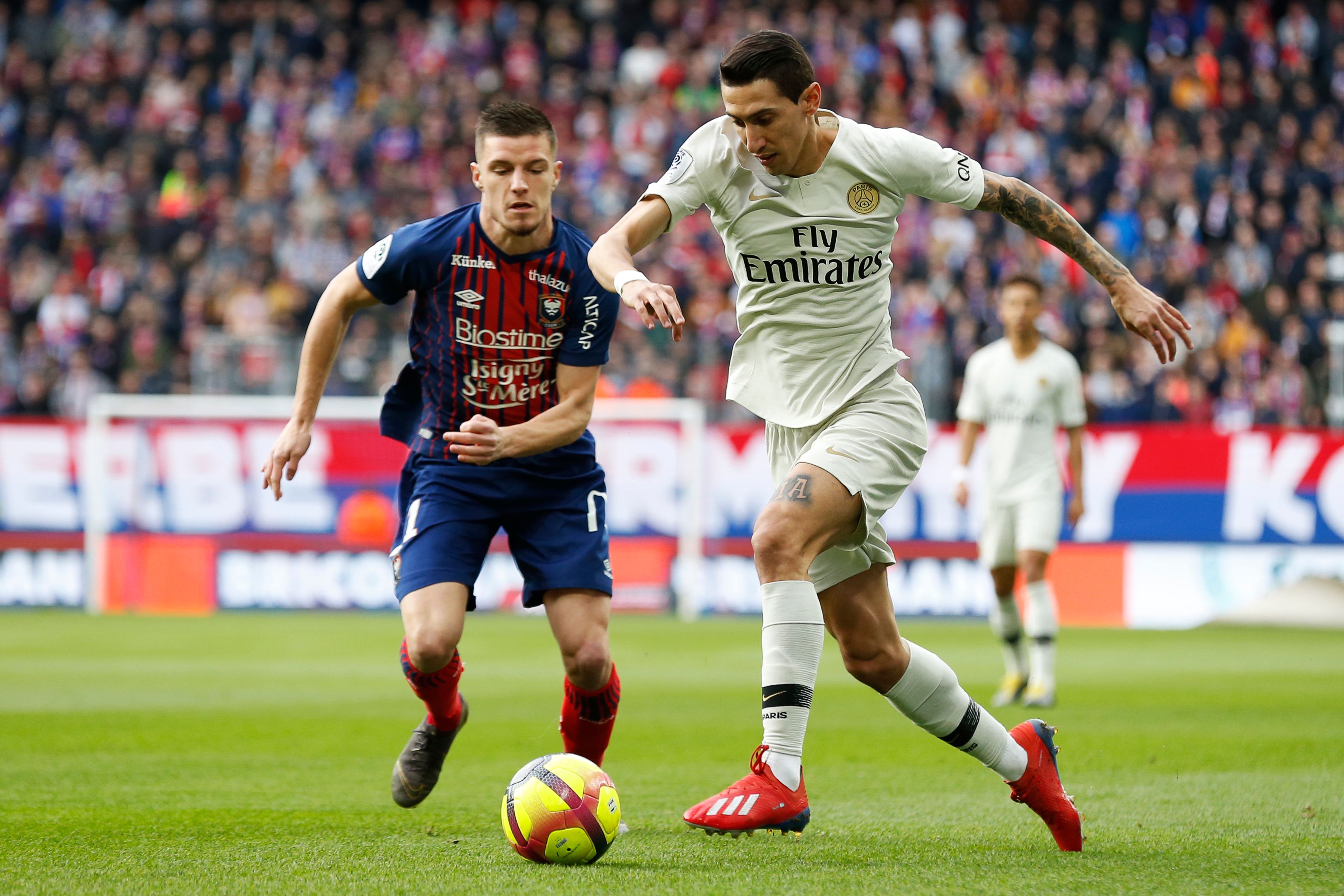 世欧预半场：比利吉亚建功，罗马尼亚暂1-0波黑（欧洲预选赛半场：比利吉亚破门，罗马尼亚暂以1-0领先波黑）