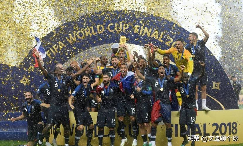 库里赛前训练身穿哈登10代球鞋