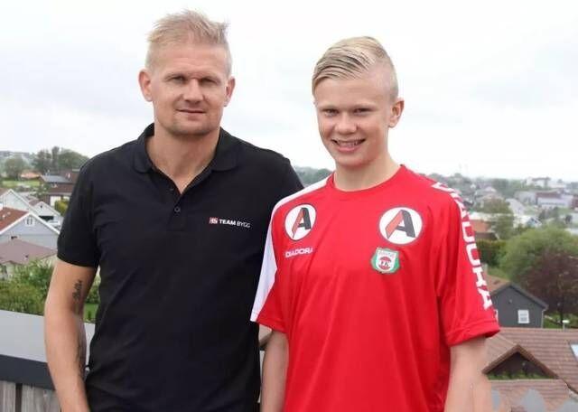 意超杯决赛那不勒斯vs博洛尼亚首发：霍伊伦、麦克托米奈出战（意超杯决赛：那不勒斯对博洛尼亚首发出炉，霍伊伦、麦克托米奈进入先发）