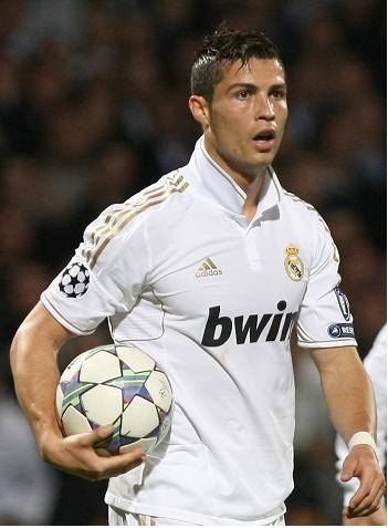 德乙半场：里斯、舒勒失良机，柏林赫塔0-0比勒菲尔德（半场战报：赫塔柏林0-0比勒菲尔德，里斯与舒勒错失良机）