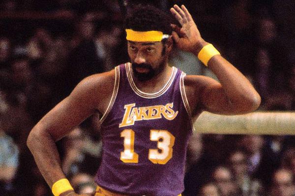 库里本赛季对开拓者3战全负，场均轰40.3分&命中率近6成（库里本季对阵开拓者三战皆墨，场均40.3分、投篮命中率接近60%）