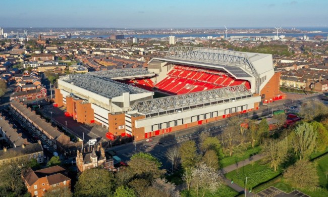 明天黄蜂迎战老鹰 三球出战成疑 塞克斯顿&特雷·曼恩缺阵（黄蜂明日对阵老鹰，拉梅洛·鲍尔出场成疑，塞克斯顿与特雷·曼缺席）