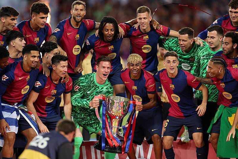 埃泽：丁丁是高水平足球思想家，这类球员是我自幼仰望的榜样