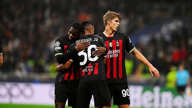 环足奖年度最佳新星候选：杜埃、若昂-内维斯、斯凯利在列