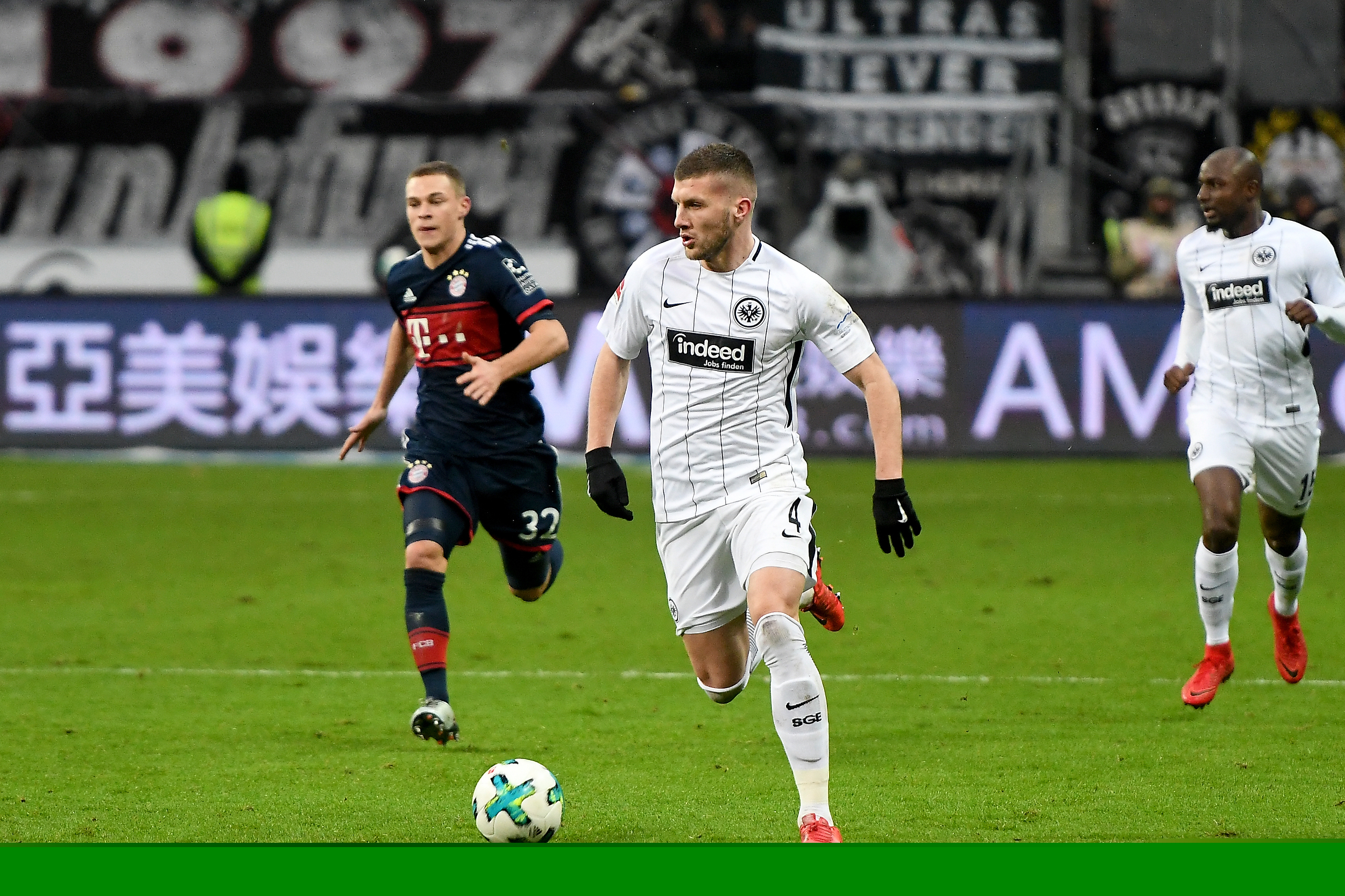 杰伦·约翰逊成为08年詹姆斯以来连续两场砍三双最年轻的前锋