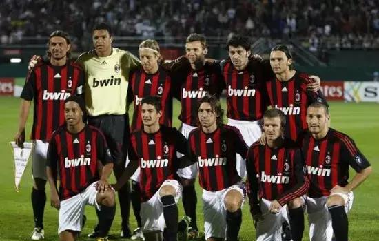 斯帕莱蒂与孔蒂的意甲逆转：那不勒斯击败尤文图斯，迎接新时代