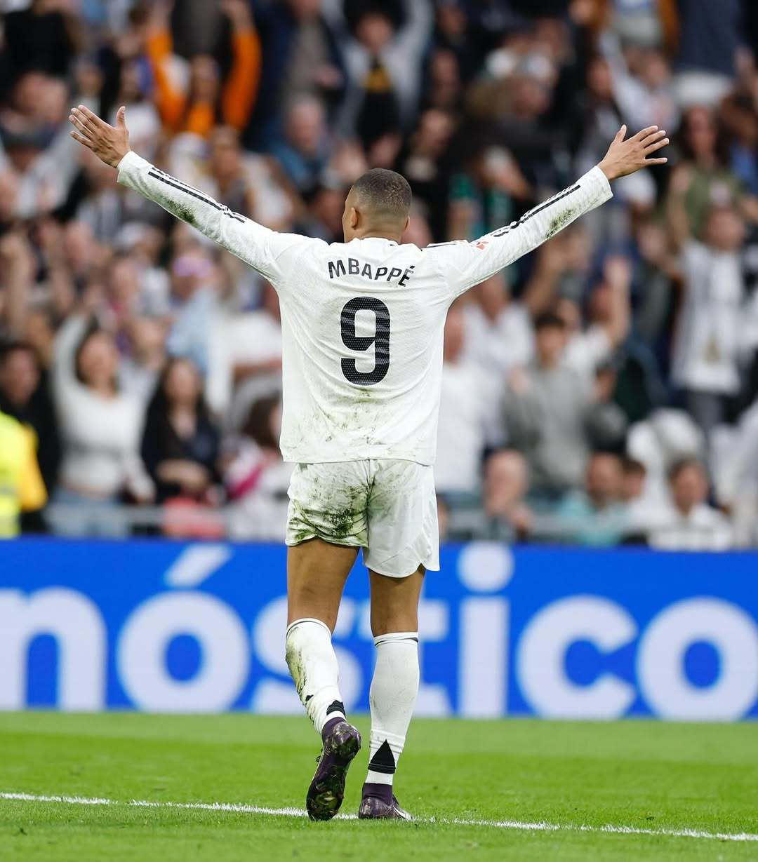 佩莱格里尼：伊斯科理应得到续约，安东尼并非故意踢到对方面部（佩莱格里尼：伊斯科配得上新合同，安东尼并非有意踢中对方面部）