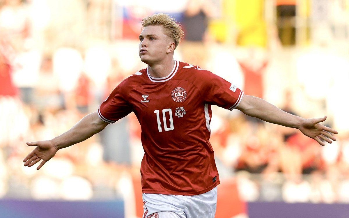 英超-特罗萨德替补破门 阿森纳1-2遭维拉读秒绝杀（英超：特罗萨德替补建功，阿森纳1-2被维拉补时绝杀）