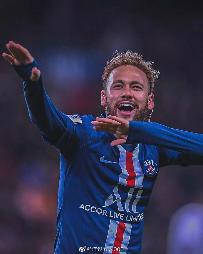 那不勒斯vs卡利亚里：霍伊伦、小麦替补，卢卡、埃尔马斯出战（那不勒斯迎战卡利亚里：卢卡、埃尔马斯出战，霍伊伦、小麦列替补）