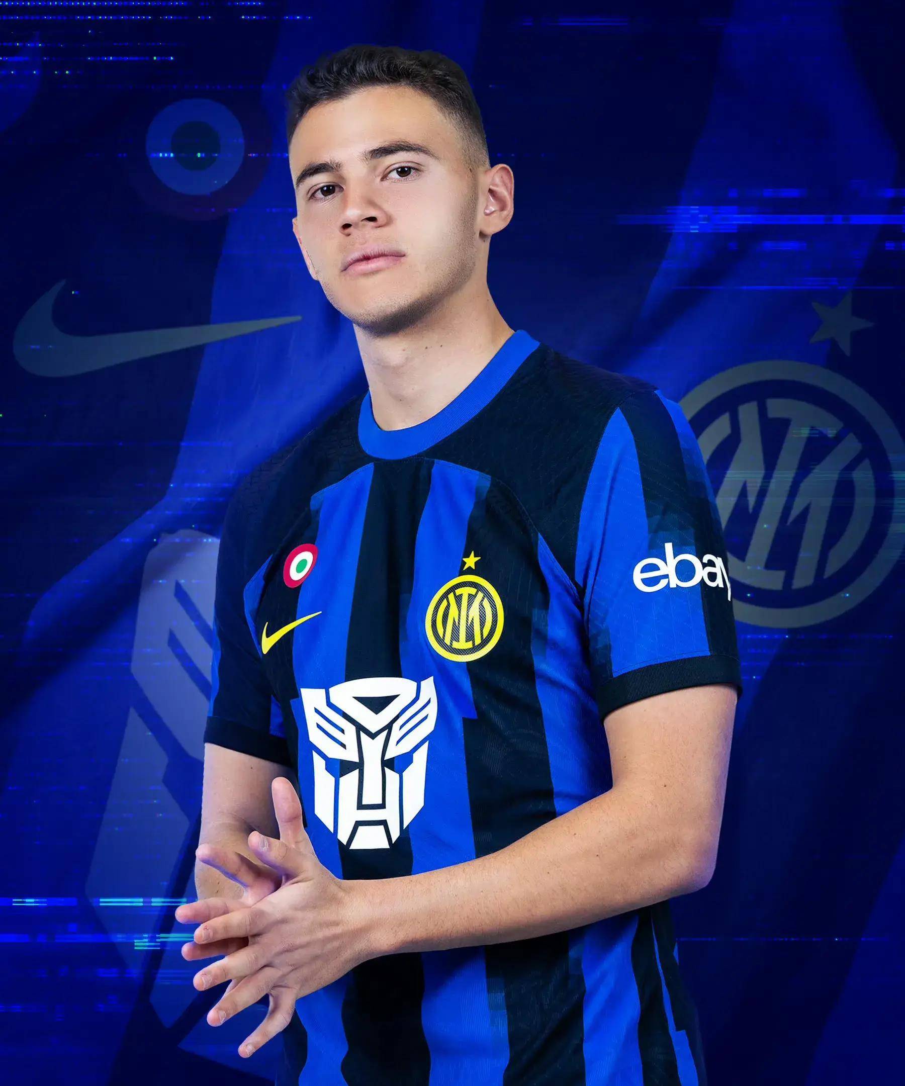 比赛结束后球员激动落泪