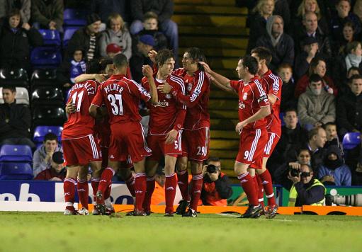 太阳报：厄德高有望在北伦敦德比中复出，哲凯赖什或因伤缺席（太阳报：厄德高有望赶上北伦敦德比，赖斯或因伤缺阵）