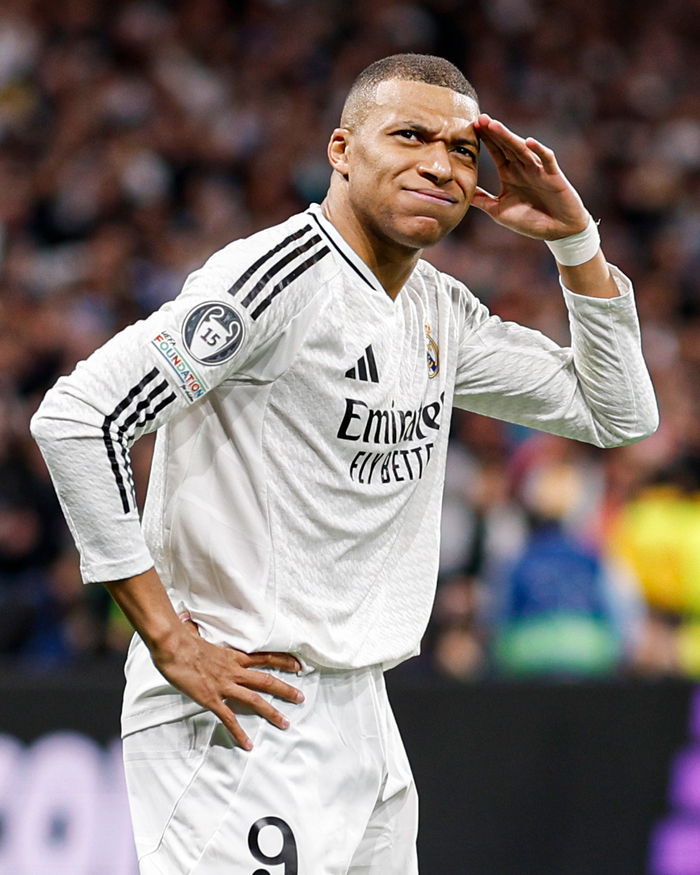 TA：拜仁一月有合适报价允许博伊离队 俱乐部将续约基亚拉（TA：一月若获合适报价，拜仁将放行博伊；俱乐部将与基亚拉续约）