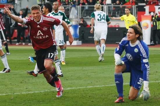 本世纪助俱乐部+国家队攻榜单：梅西446次第1，C罗305次第6（本世纪俱乐部+国家队助攻榜：梅西446次居首，C罗305次列第六）