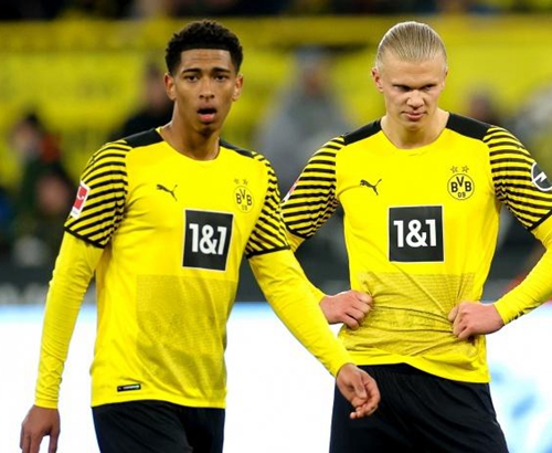 成长是需要代价的！奎因半场送出5助攻&有4次失误 另有2分4板1帽（成长路上难免交学费：奎因半场5助攻4失误，贡献2分4篮板1盖帽）