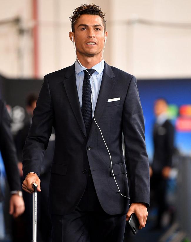 德泽尔比：欧冠对阵纽卡非常重要，不会在场外抱怨VAR（德泽尔比：欧冠战纽卡至关重要，场外不抱怨VAR）